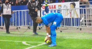 TA：利物浦的埃利奥特需要做出改变，德甲或许是完美之选