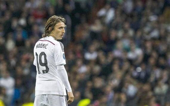 辽篮惨败广州赛后，付豪怒怼球迷，杨鸣说的实在，球迷：算啥东西