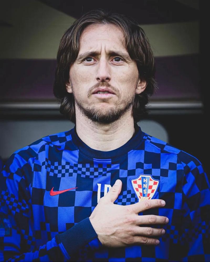 图片报：拜仁新董事卡斯帕被日本广岛经济大学授予荣誉博士称号